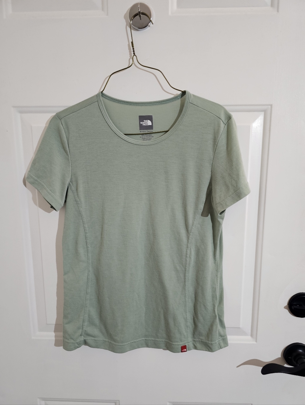 The North Face Womens Sage Green Short Sleeve Crew Tee - Lightweight Active Top